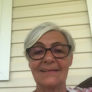 Meet your Posher, Denise